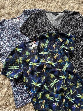 Set of 3 Printed Scrub Tops - Black & Blue